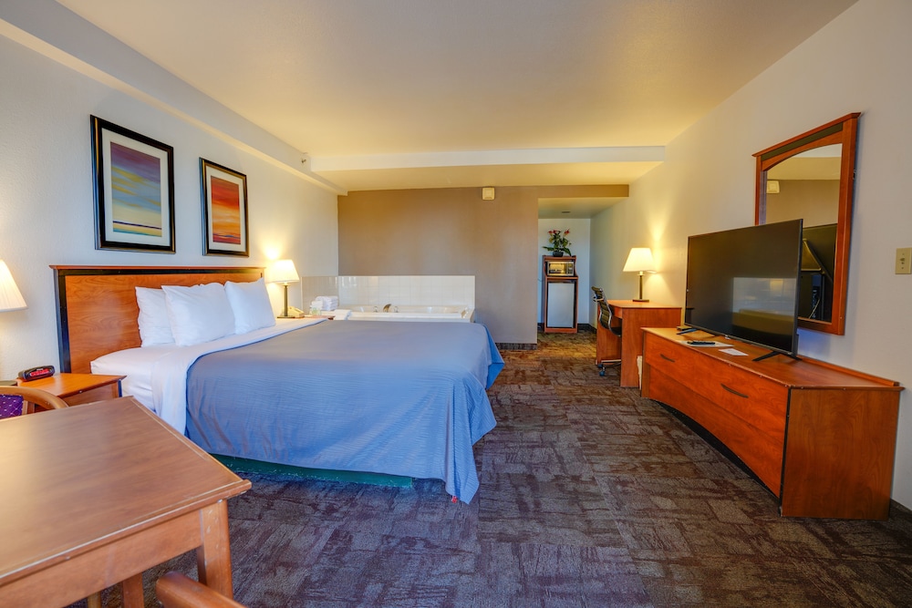 Signature Room, 1 King Bed, Non Smoking, Hot Tub photo 1