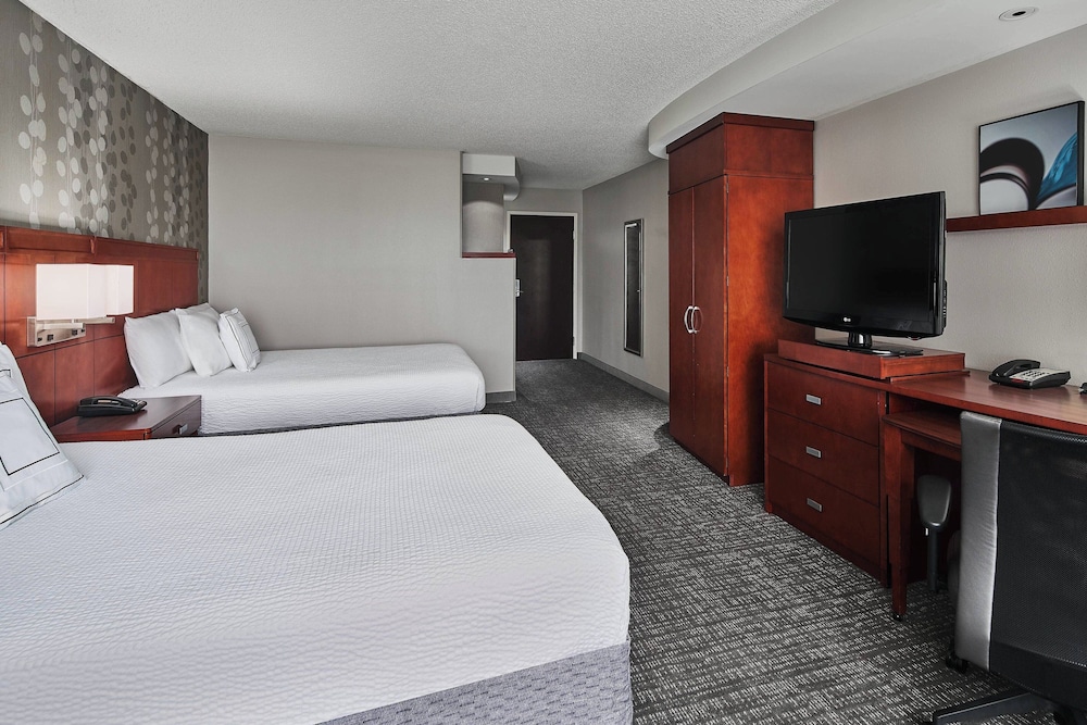Room, 2 Queen Beds (Hearing Accessible) - Photo 3