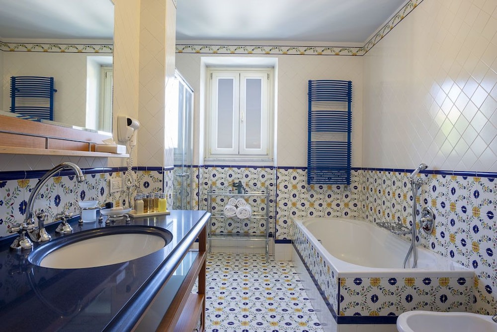Double or Twin Room, Balcony (Prestige) photo 3