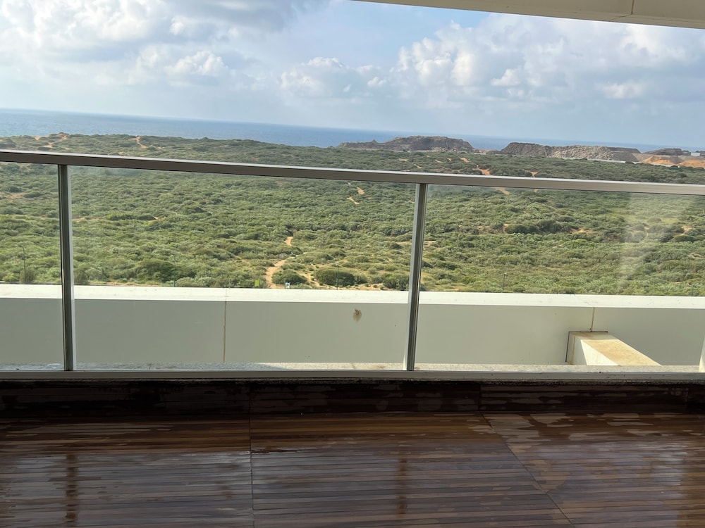 Royal Apartment, 2 Bedrooms, Balcony, Sea View photo 2