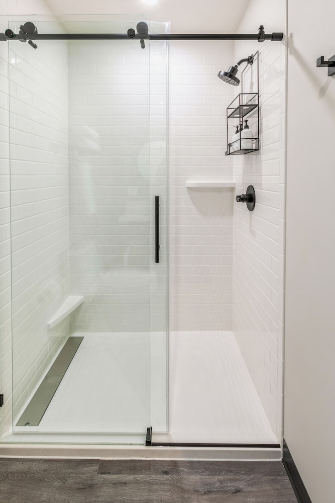 Signature Studio Suite, 1 King Bed (Self Check-in with Virtual Front Desk) - Photo 8