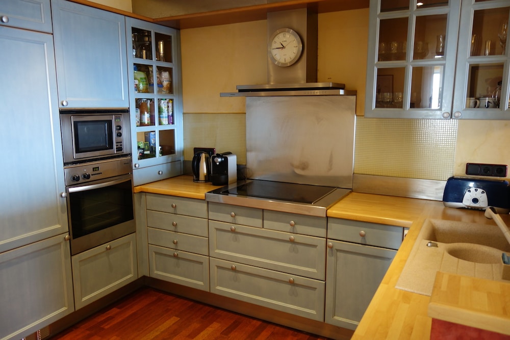 Apartment, 3 Bedrooms, 2 Bathrooms, Sea View photo 3
