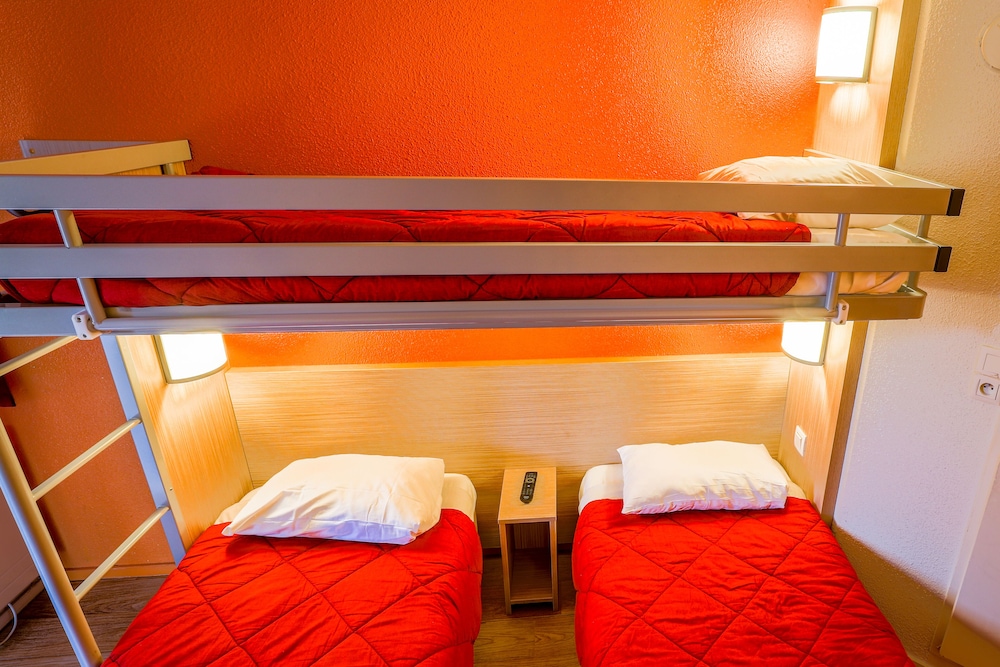 Standard Room, 3 Twin Beds - Photo 1