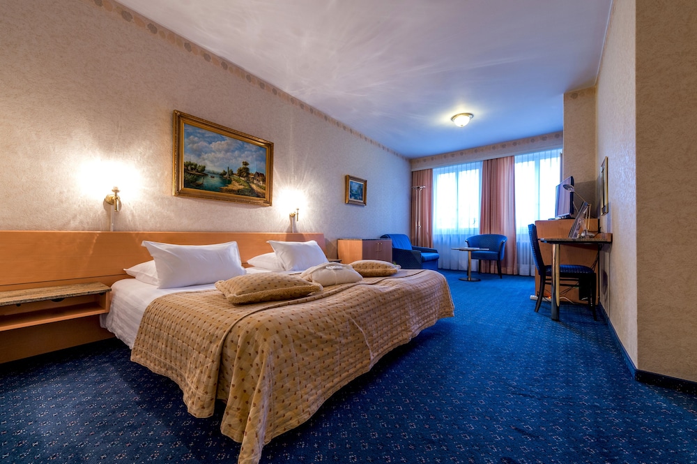 Superior Double Room, 1 Queen Bed photo 2