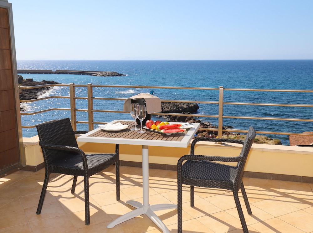 Junior Suite, Jetted Tub, Sea View - Photo 19