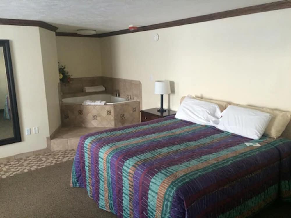 Superior Studio Suite, 1 King Bed with Sofa bed photo 2