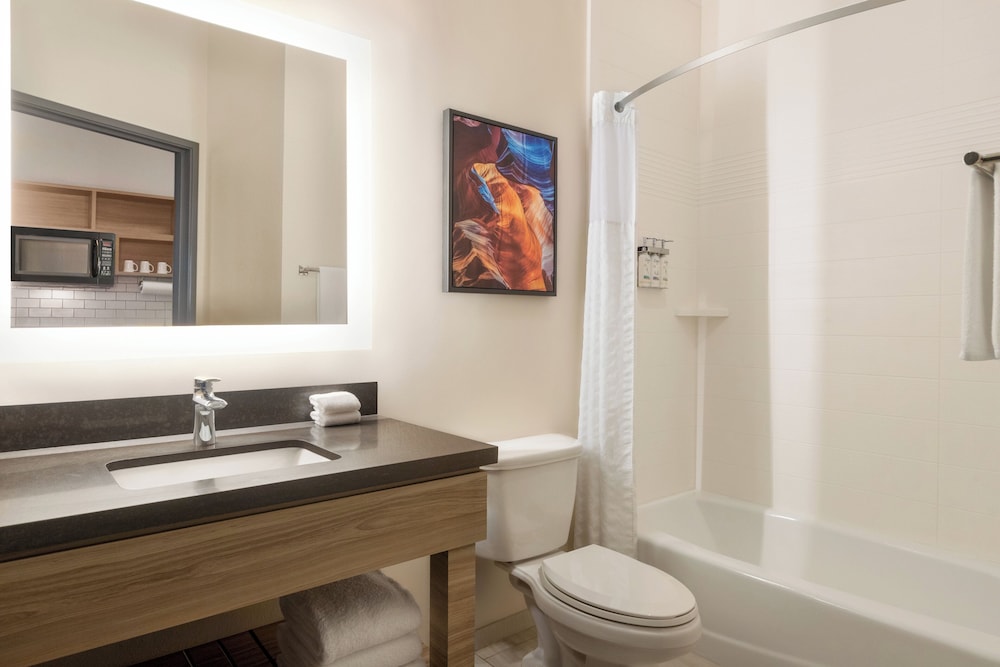 Studio Suite - Photo 2