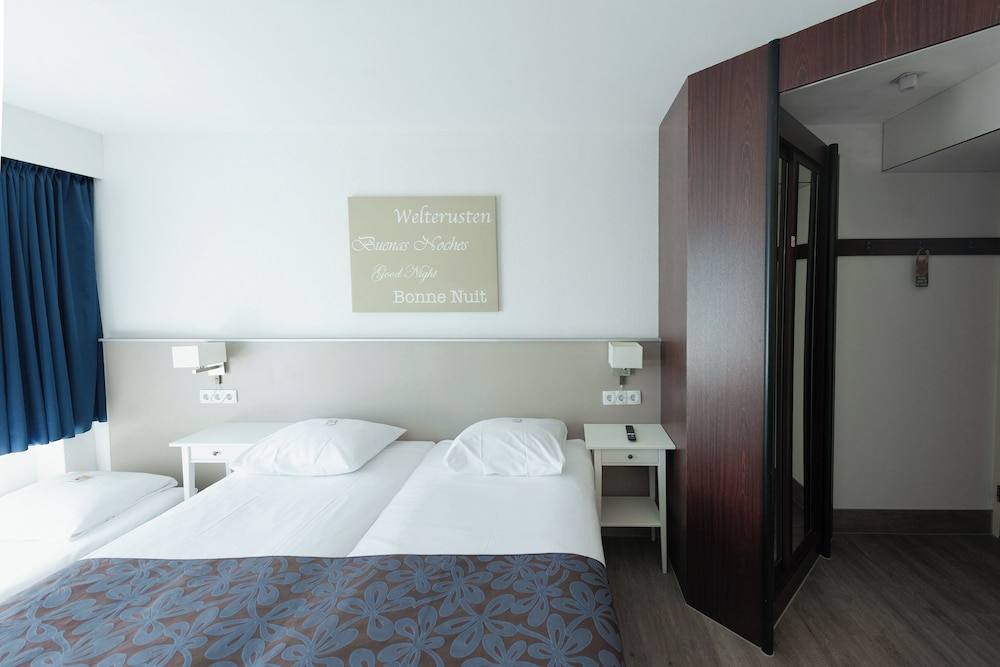 Deluxe Triple Room, 3 Twin Beds - Photo 1
