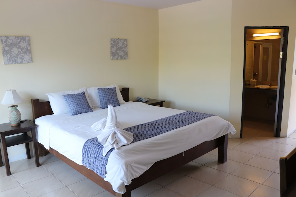 Deluxe Room, Partial Sea View - Photo 3