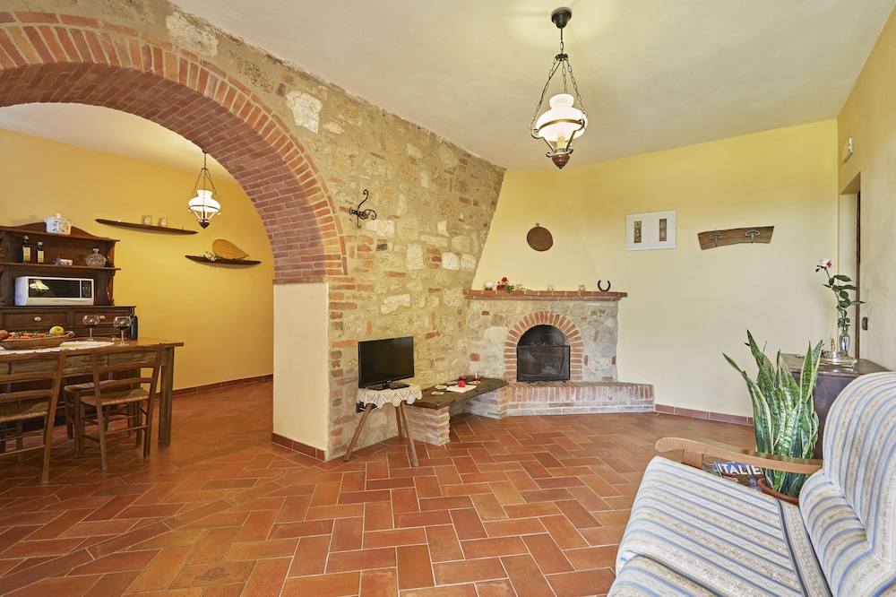 Apartment, 2 Bedrooms, Courtyard View