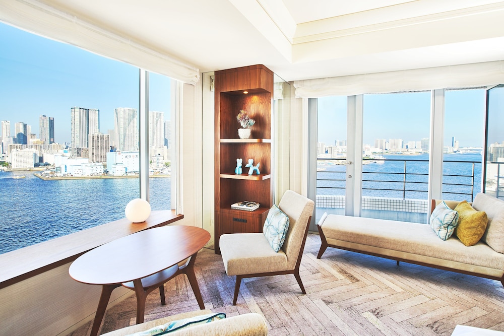 Junior Suite, 1 King Bed, Club Lounge Access, River View (Japanese)