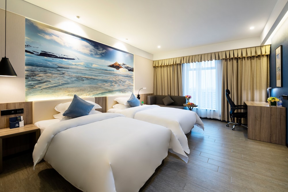 Deluxe Twin Room, City View