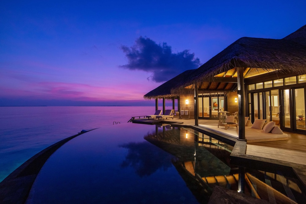 2 Bedroom Ocean Pool Residence I Complimentary Seaplane for 5 nights I One Premium Experience photo 3