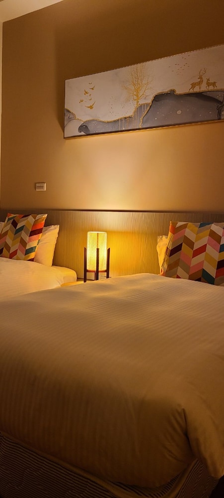 Deluxe Suite, 1 Bedroom Suite, 2 Single Beds, Balcony - Photo 2