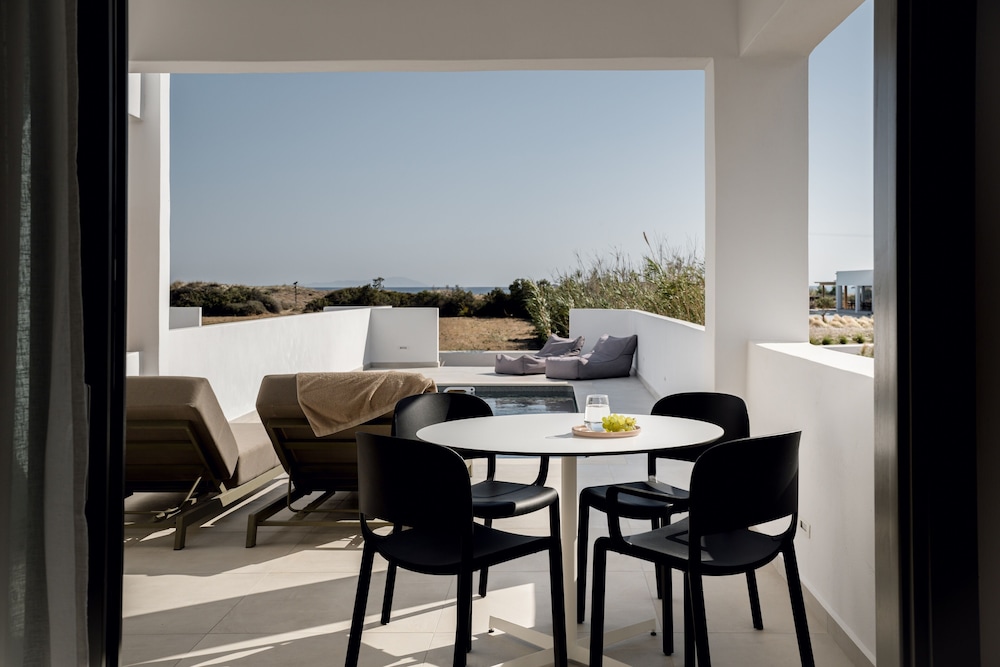 Sea View Maisonette w. Private Pool photo 2