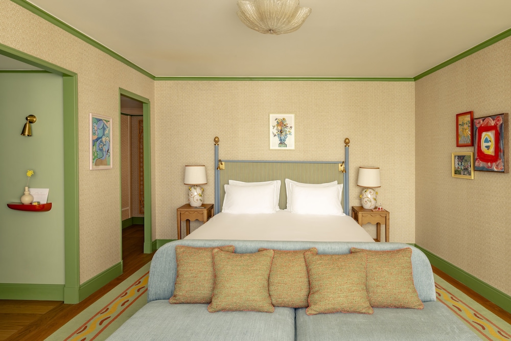 Spacious Junior Suite
