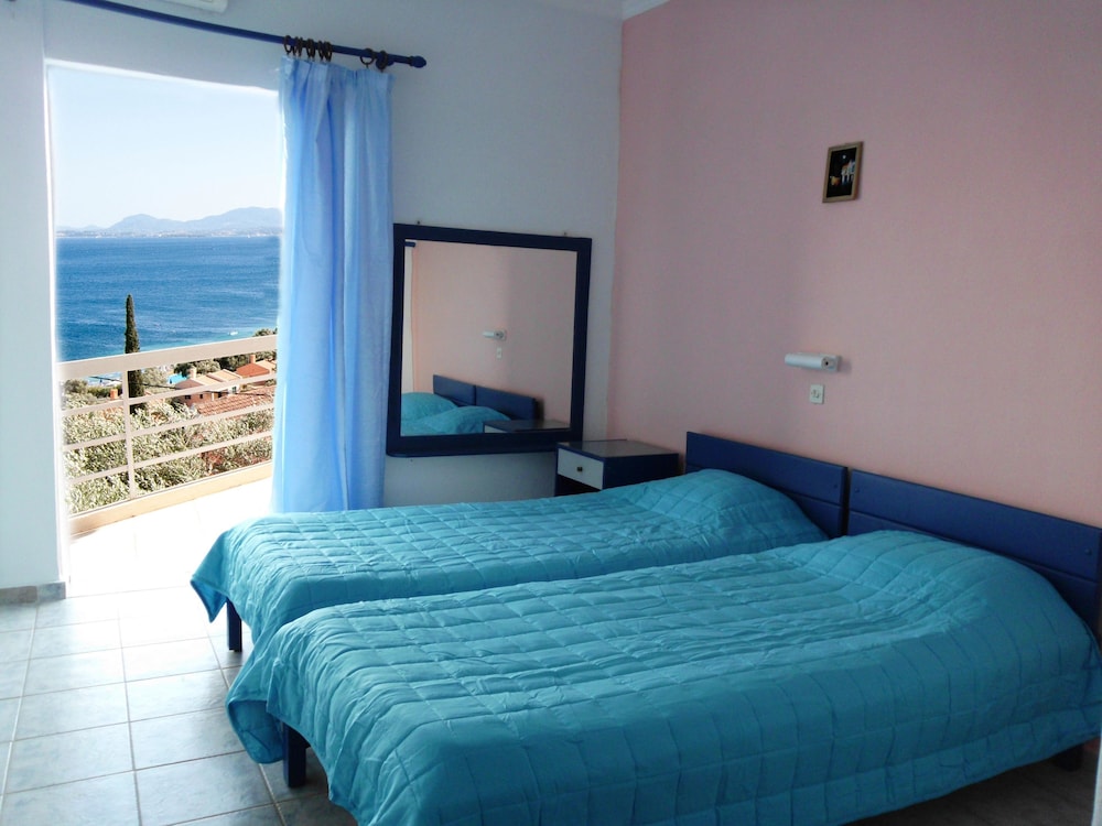 Quadruple Room, 2 Bedrooms, Sea View photo 1