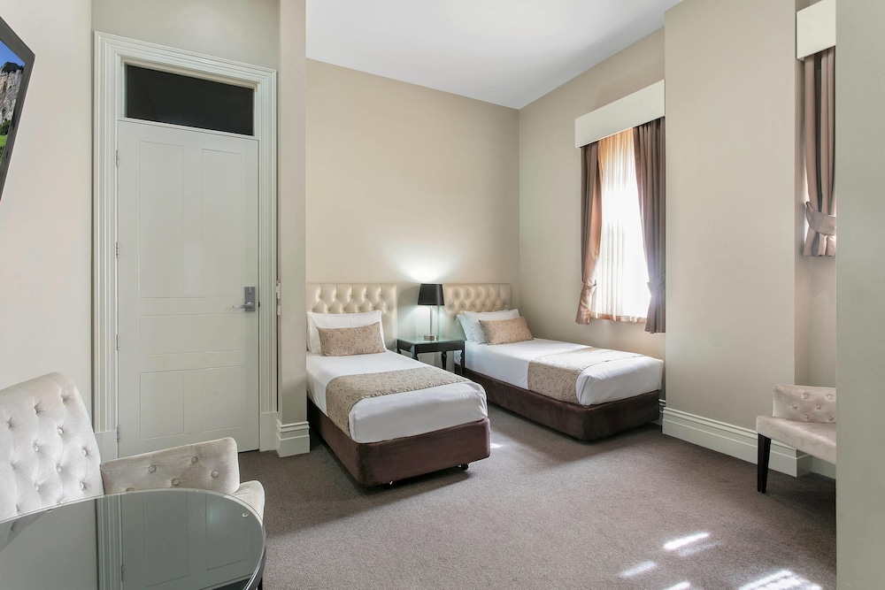 Room, Multiple Beds, Non Smoking photo 2