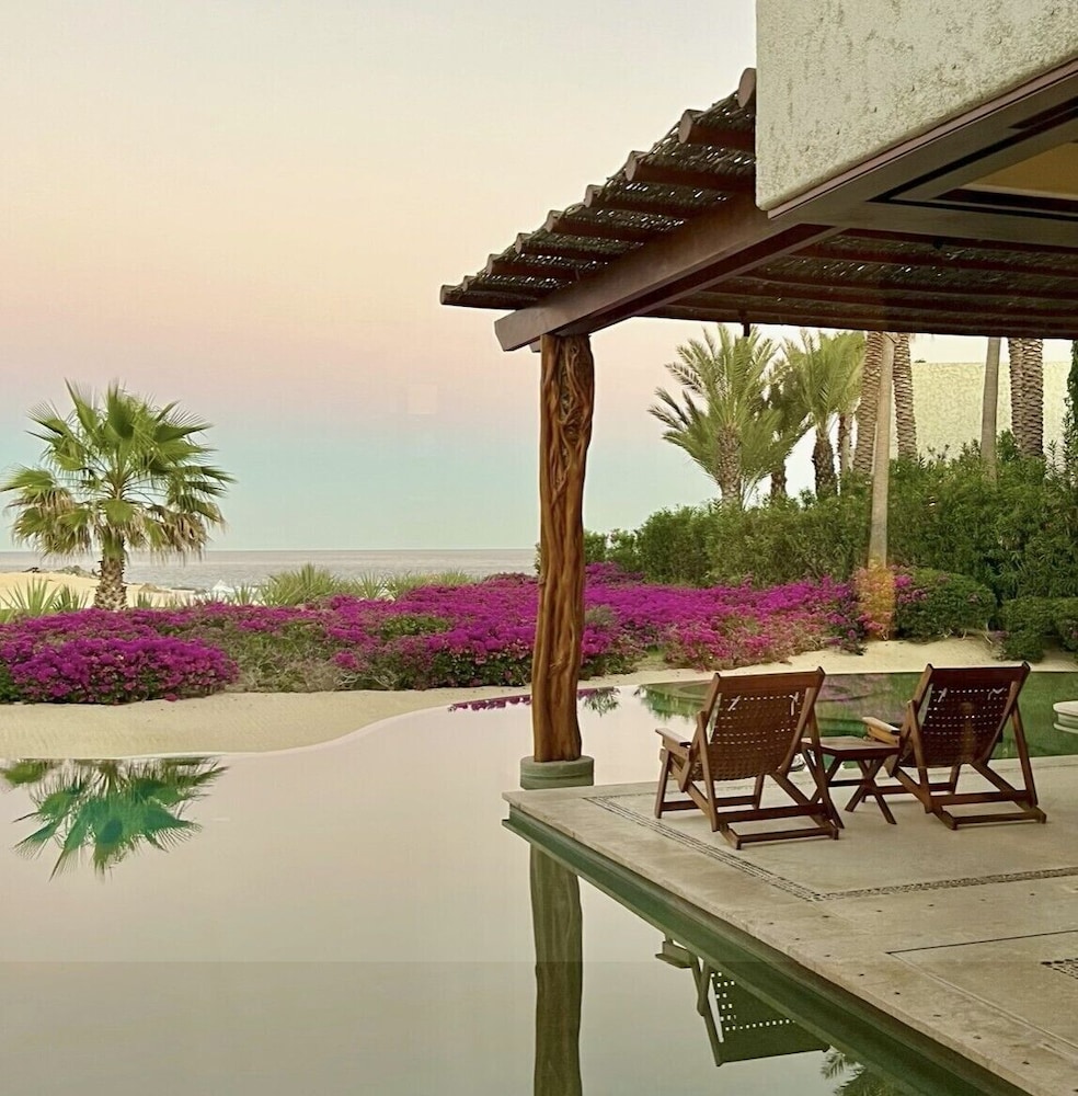 Three Bedroom Signature Pool Residence - Photo 9