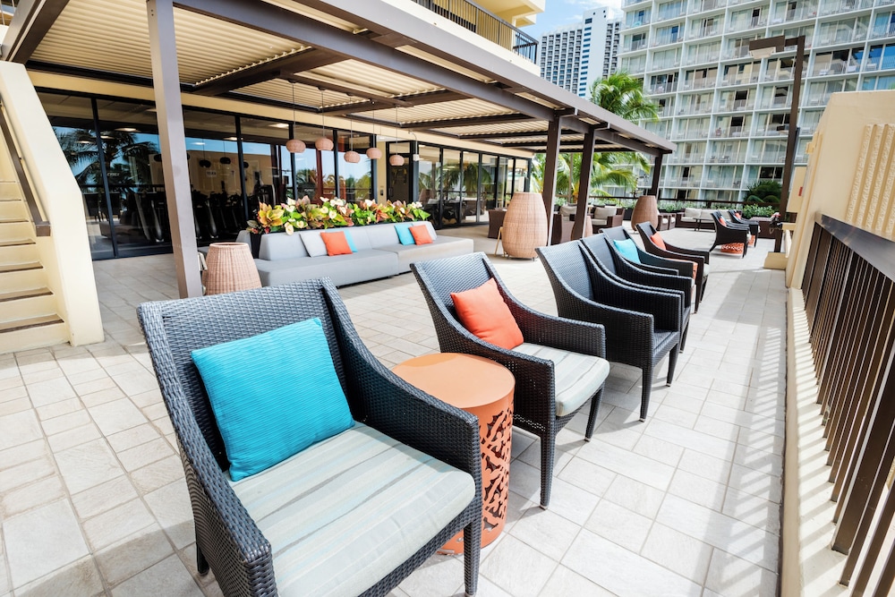 Aston Waikiki Beach Tower: Deluxe Condo, Lanai, Ocean View photo