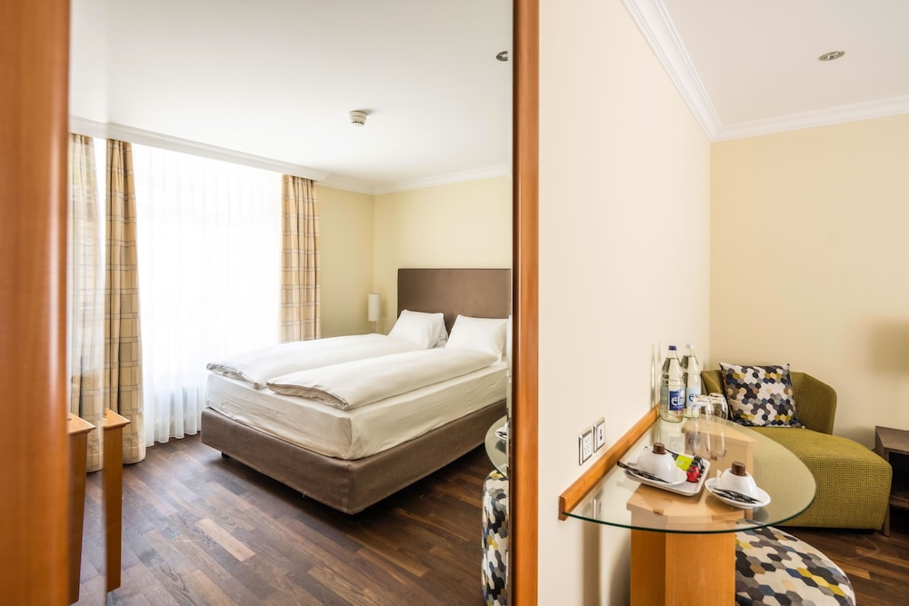 Classic Double or Twin Room - Photo 7