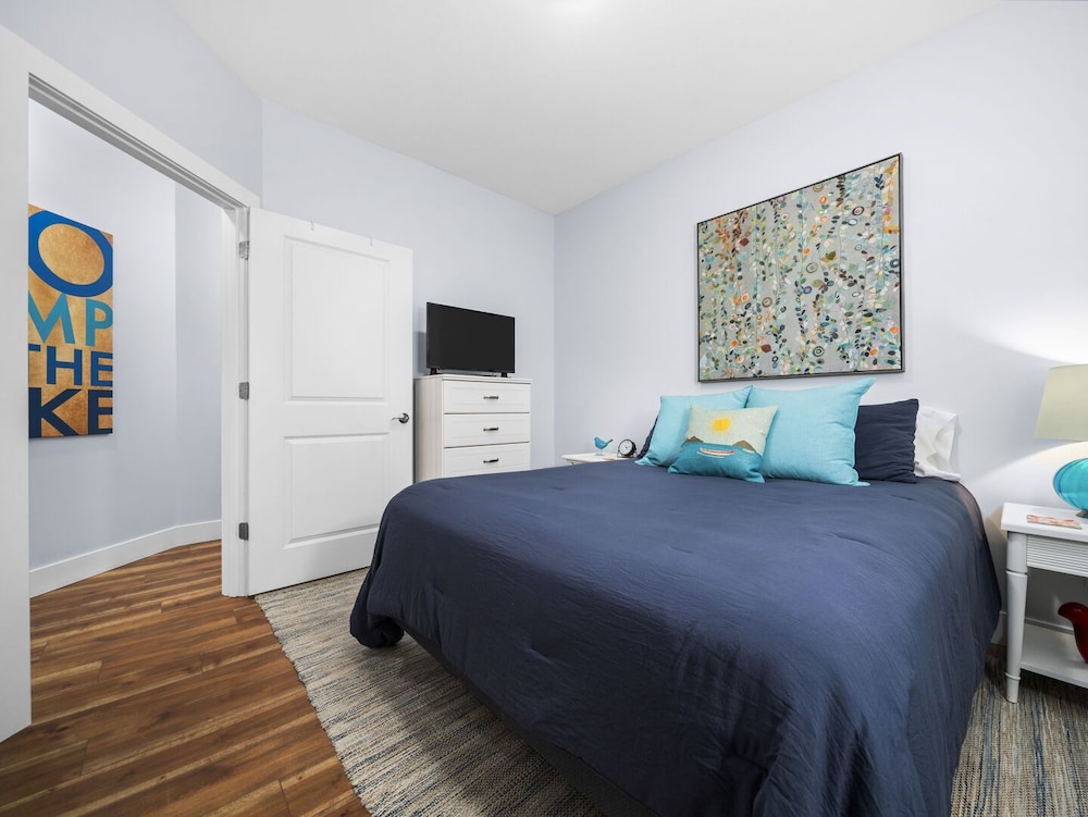Luxury Condo photo 1