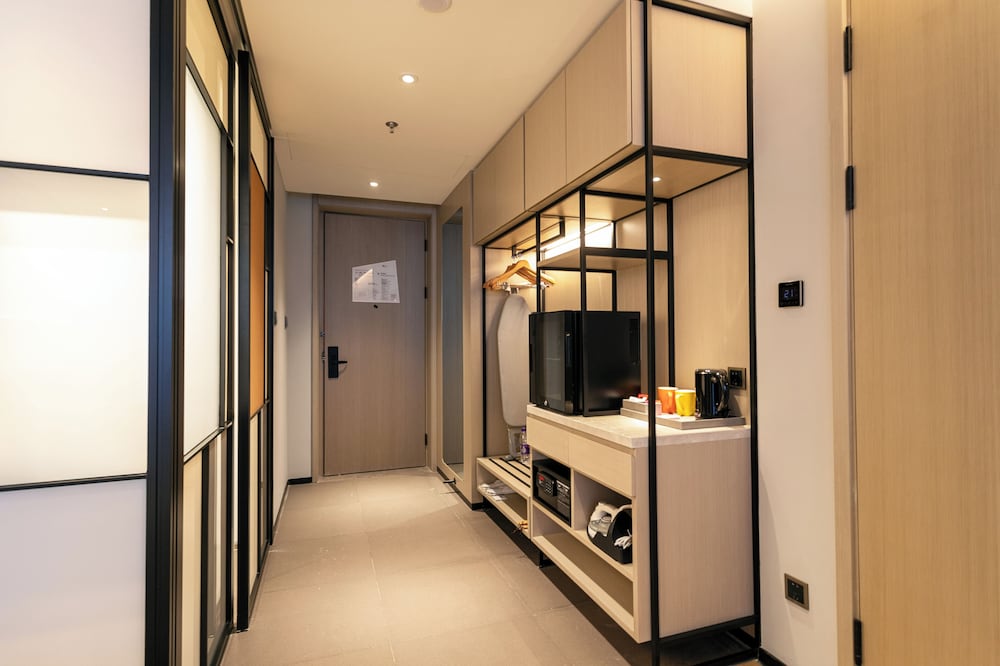 Breezy, Room, 2 Double Beds, City View - Photo 6