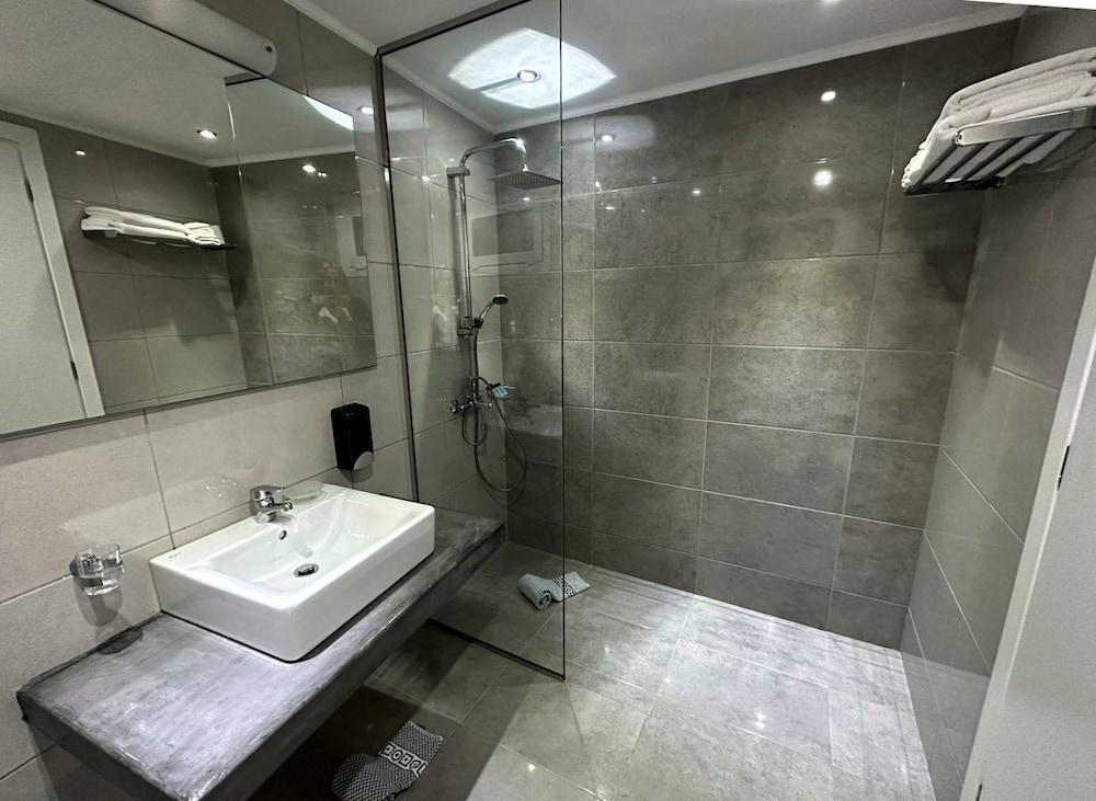 Family Suite - Photo 16