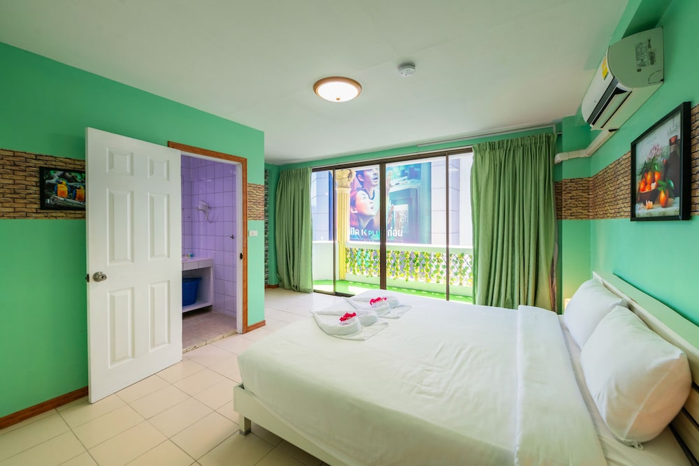 Suite, 1 King Bed, Ocean View - Photo 5
