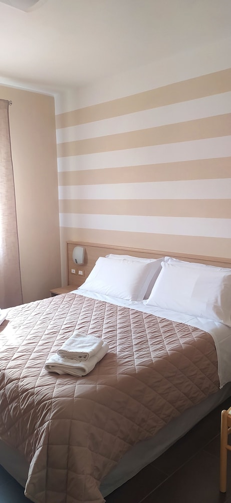 Classic Double Room - Photo 2