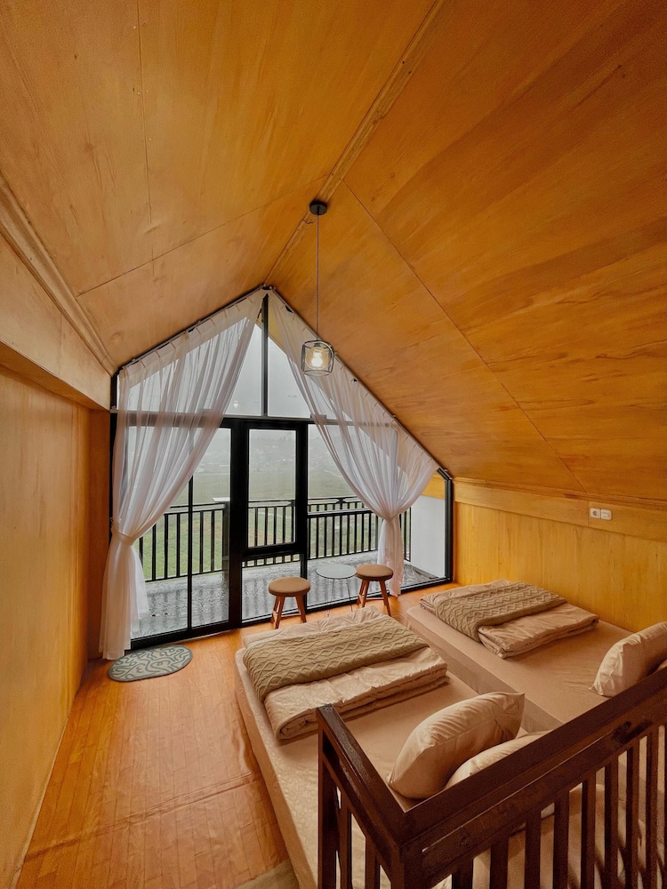 Family Room, Mountain View photo 1