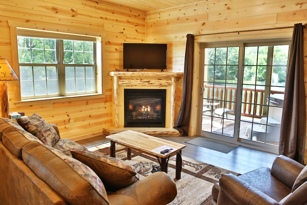 Apartment, 1 Bedroom, Hot Tub, Lake View photo 1
