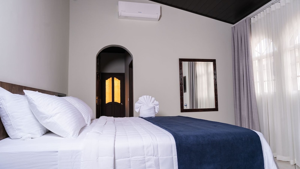Junior Suite, Courtyard View photo 2