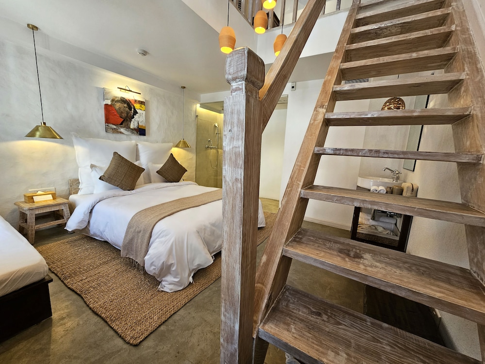 Loft - Photo 2