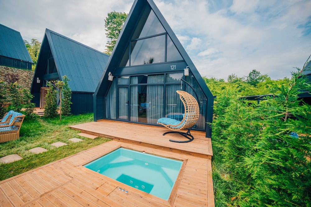 Superior Plus Bungalow - Photo 8