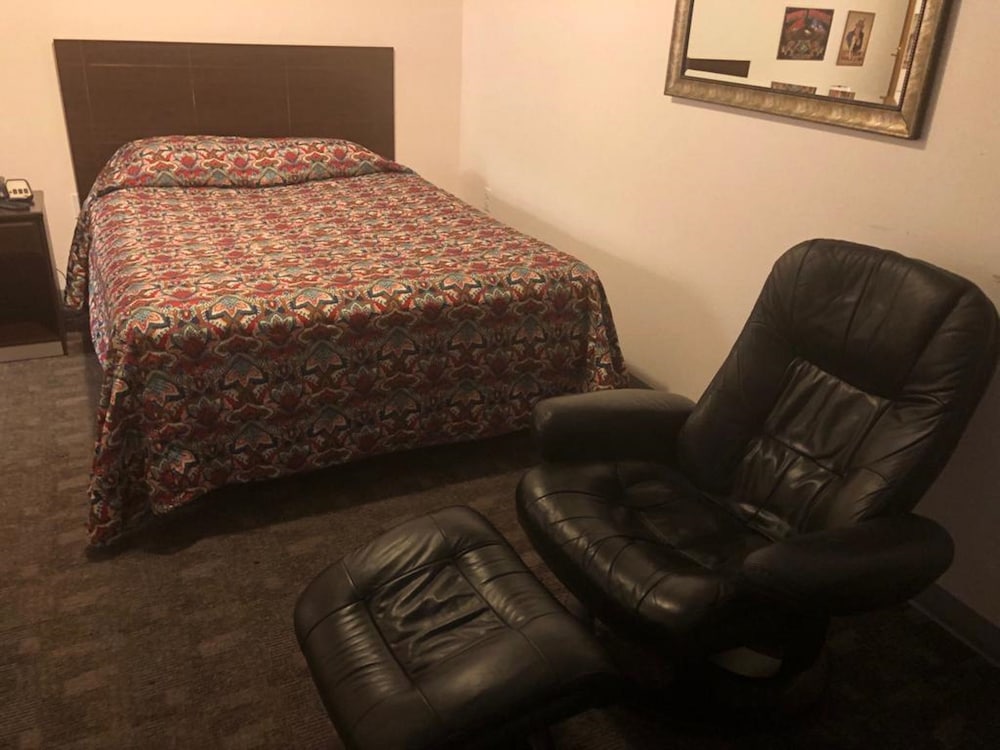 Standard Room, 1 Queen Bed - Photo 2