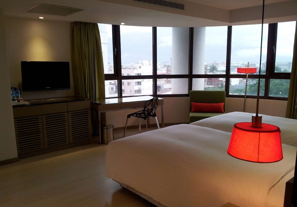 Room, 2 Twin Beds, Non Smoking (Exquisite) photo 2