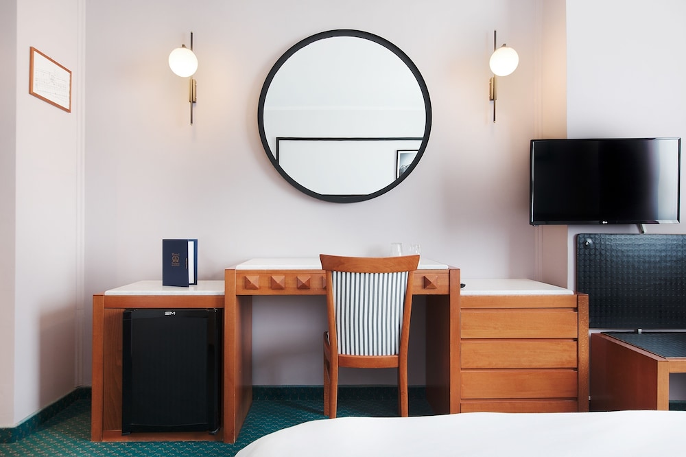 Deluxe Double Room Single Use photo 3