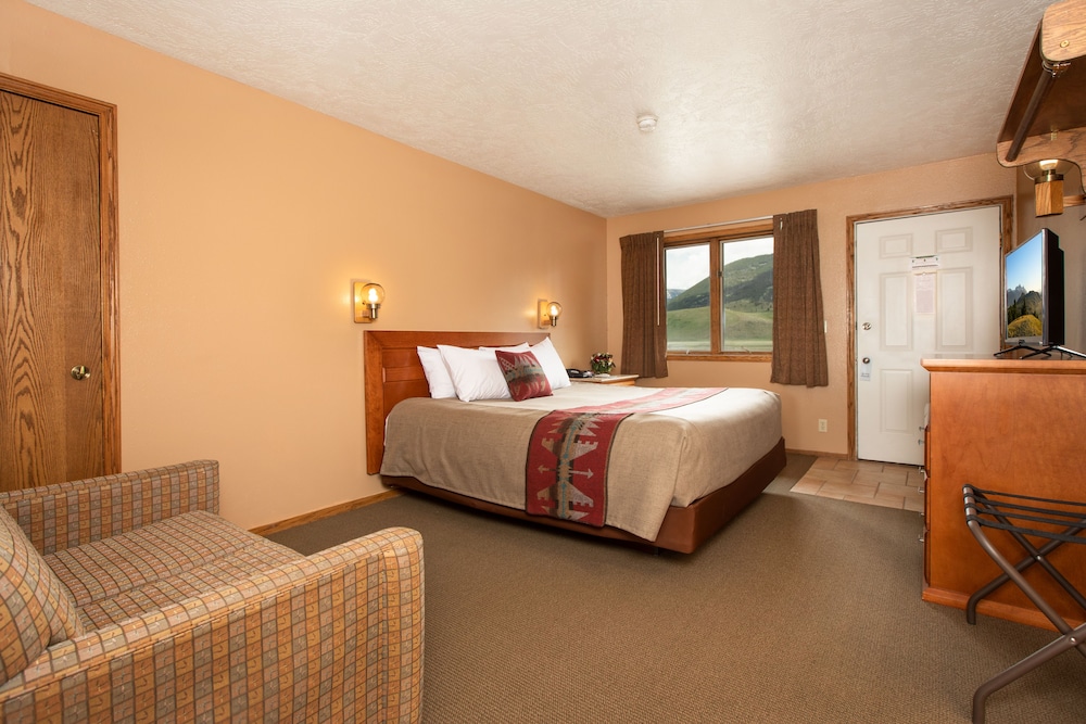 Deluxe Single Room, 1 King Bed, Mountain View photo 2