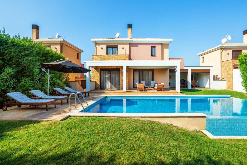 Villa, Smoking