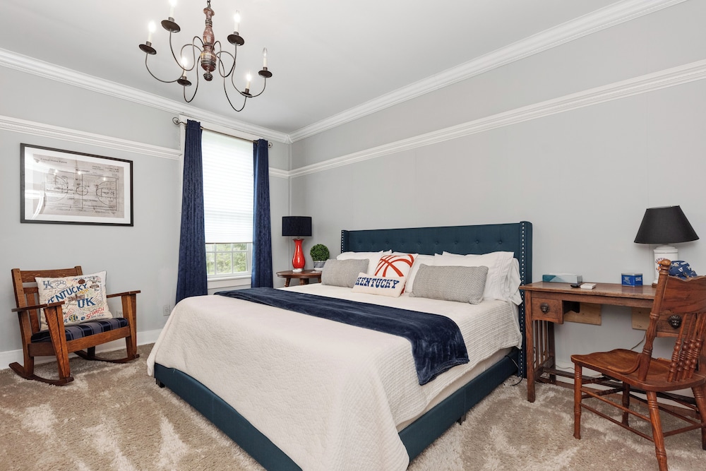 Double Room, 1 King Bed, Private Bathroom photo 1