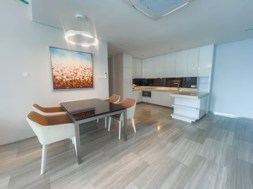 WATERFRONT SIGNATURE 2 BEDROOM photo 1