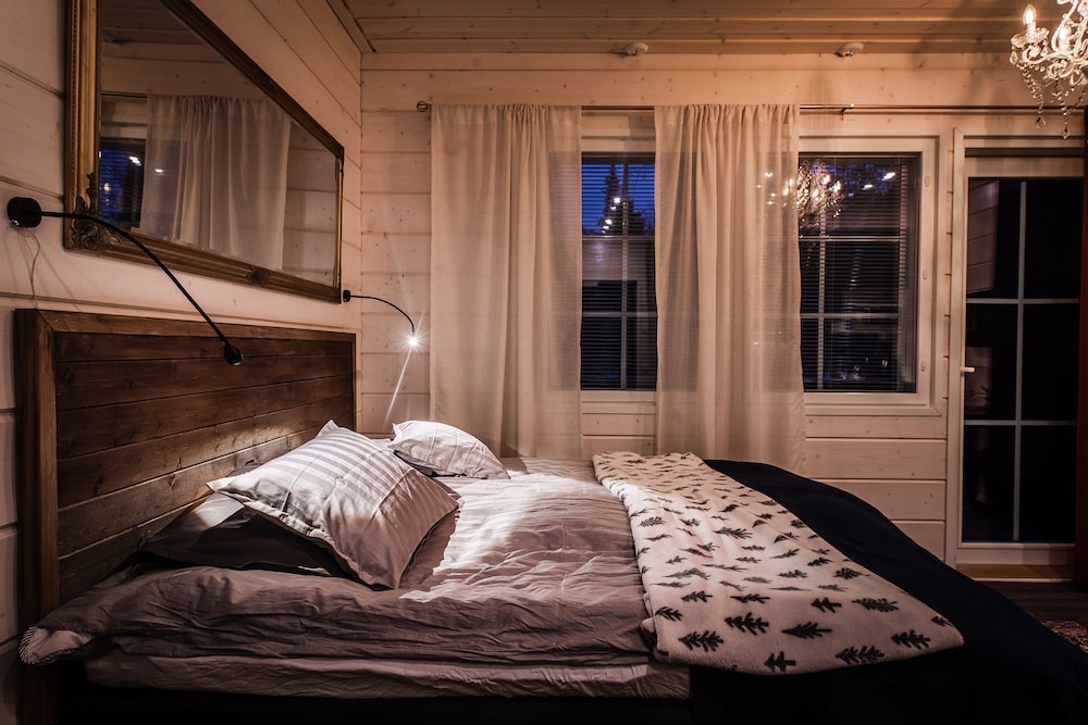 Deluxe Suite, 2 Twin Beds, Balcony, Park View