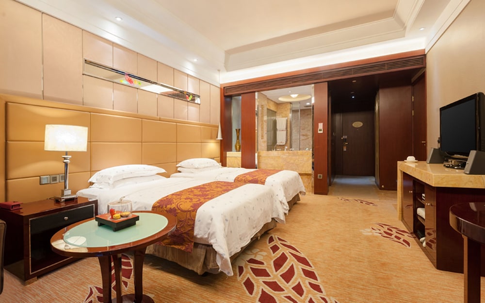 Pool View Superior Twin Beds Room - Photo 8