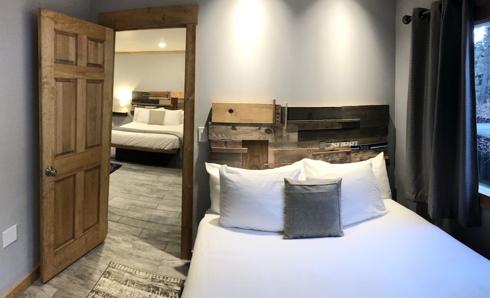 Standard Double Room, 1 Bedroom, Refrigerator & Microwave photo 1