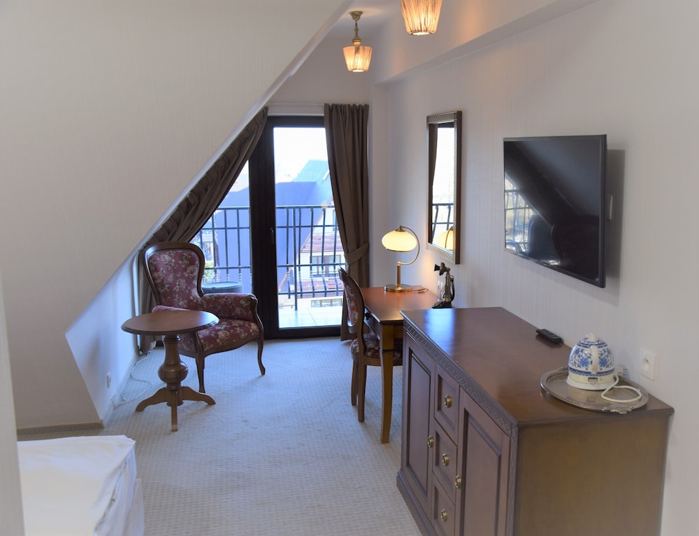 Standard Double or Twin Room photo 1