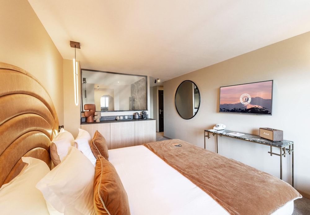 Junior Suite with Balcony photo 1