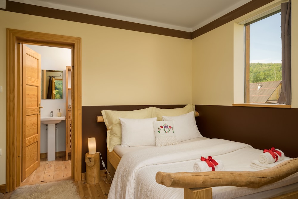 Luxury Double Room, 1 King Bed, Non Smoking, Pool Access (Sweet Grass) photo 1