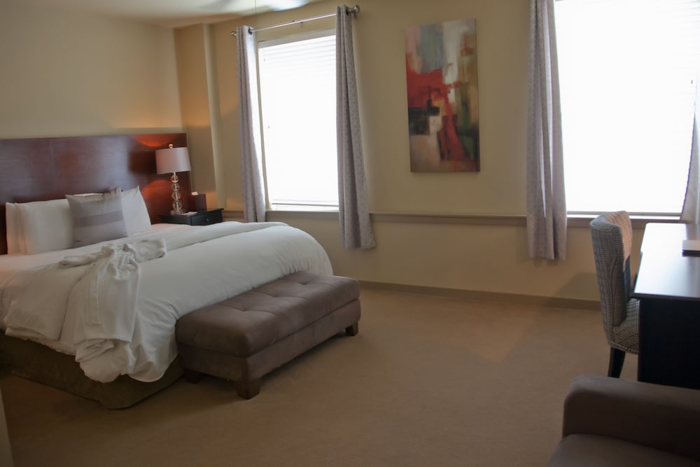 Standard Room, 1 King Bed photo 1