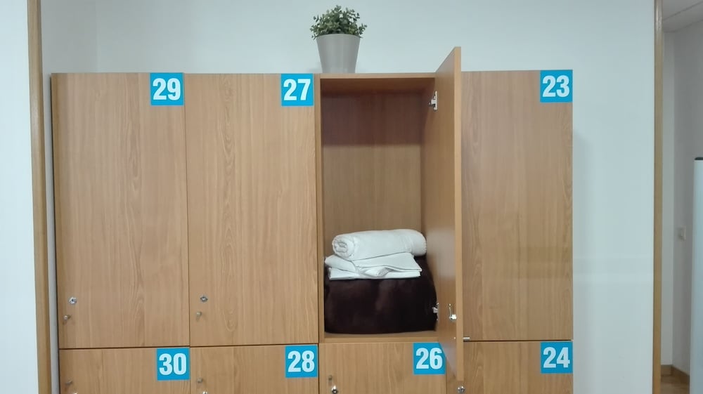 Shared Dormitory, Mixed Dorm (1 bed in 10 Bed Dorm) photo 3